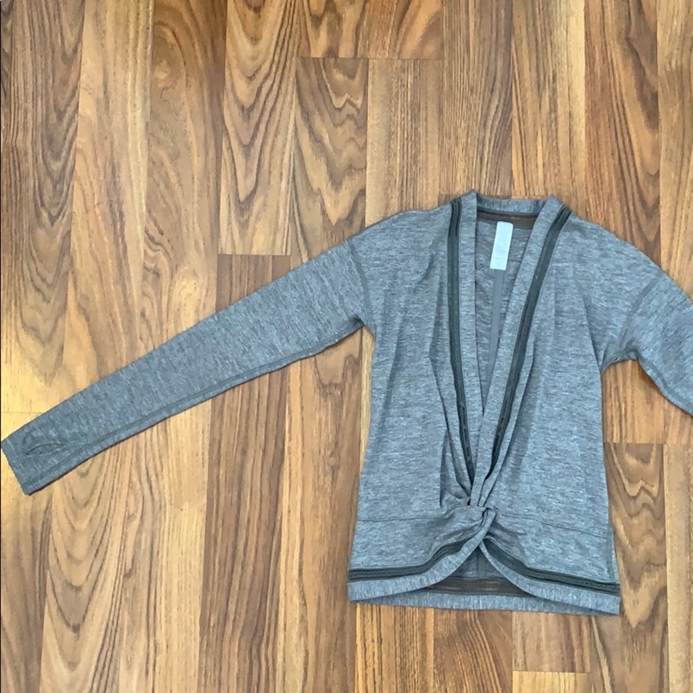 Ivviva Grey ballet wrap LS top size 8